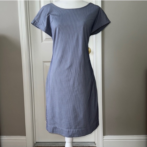 THEORY Seersucker Blue & White Short Sleeve Dress. Underlined. Size 8. Like 🆕 - Picture 4 of 12